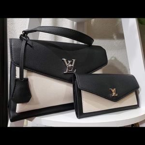 Crossbody bag with matching wallet